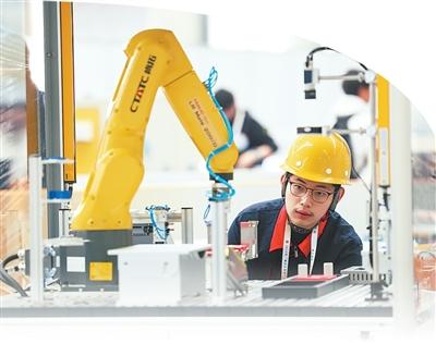 从三重视角看教育科技人才培养