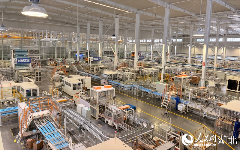 天娇卫生用品产业园的智能生产车间