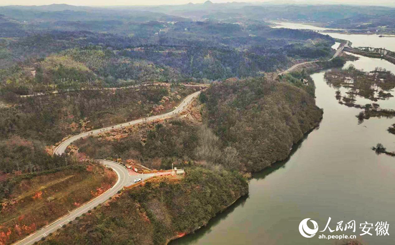 俯瞰横望公路的观景台