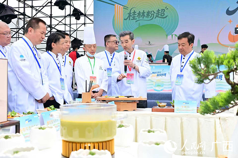 评委对参赛作品进行评分